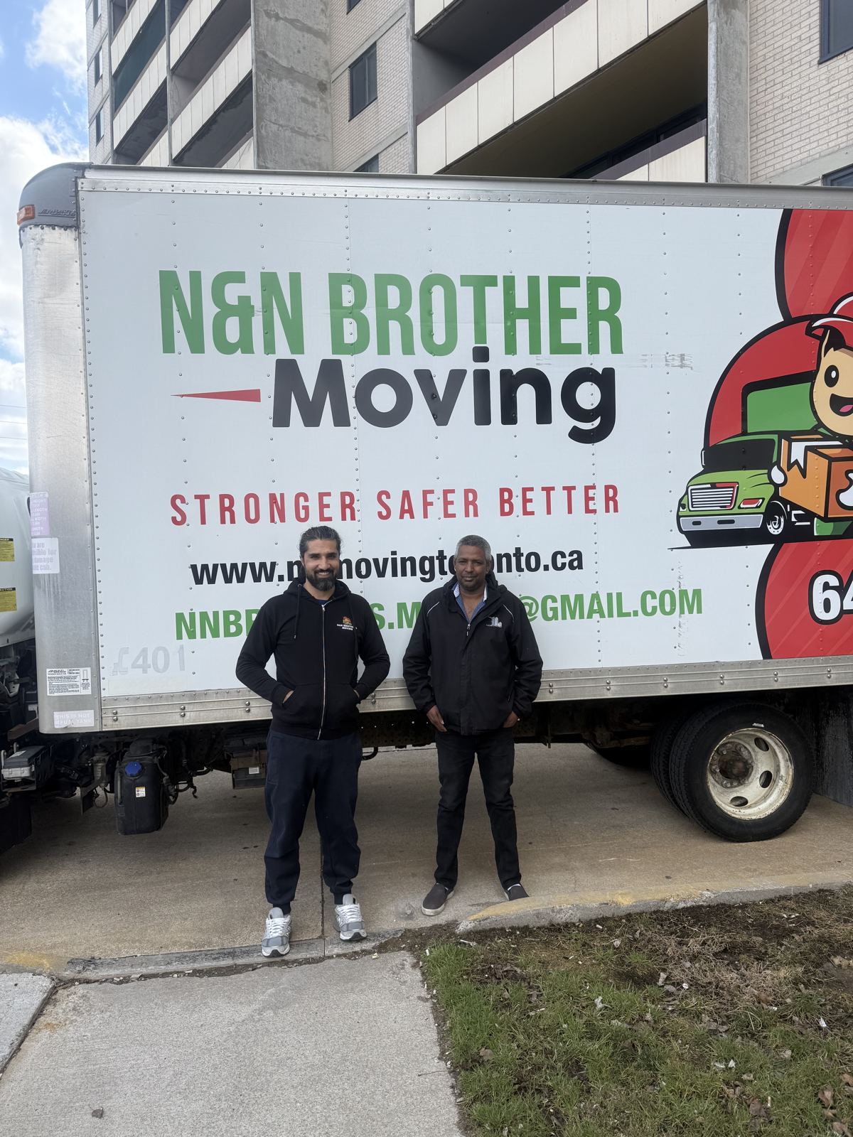N&N Brothers team and truck – commercial moving services in Mississauga, ON